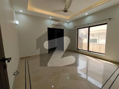 ایف ۔ 11 اسلام آباد میں 3 کمروں کا 1 کنال زیریں پورشن 2.3 لاکھ میں کرایہ پر دستیاب ہے۔