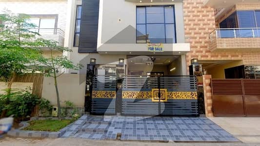 Stunning 5 Marla 2.5-Story House for Sale in Eithad Town, Lahore!