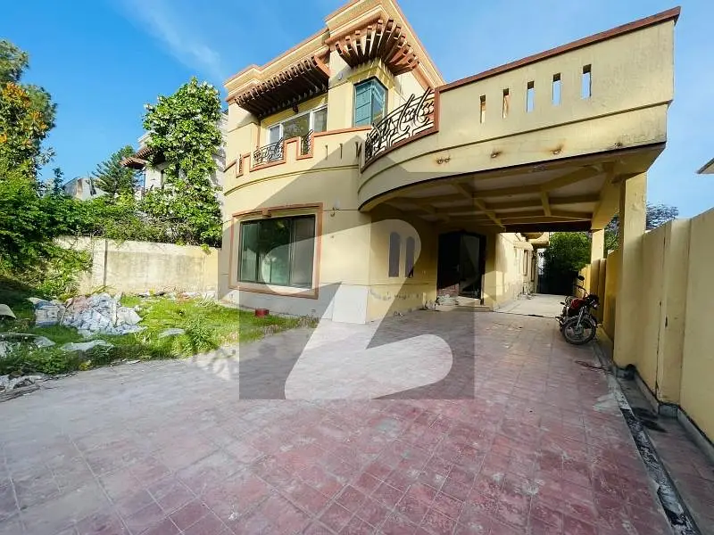 Luxury House On Extremely prime Location Available For Rent in Islamabad Pakistan