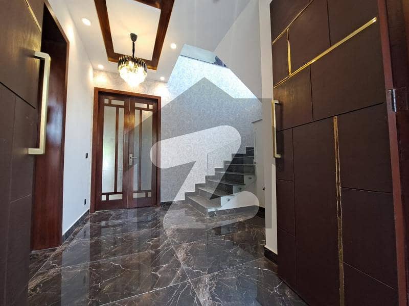 10-Marla Near Sheeba Park Mcdonalds & Yums Ultra Modern Luxury Villa For Sale In DHA Phase 3