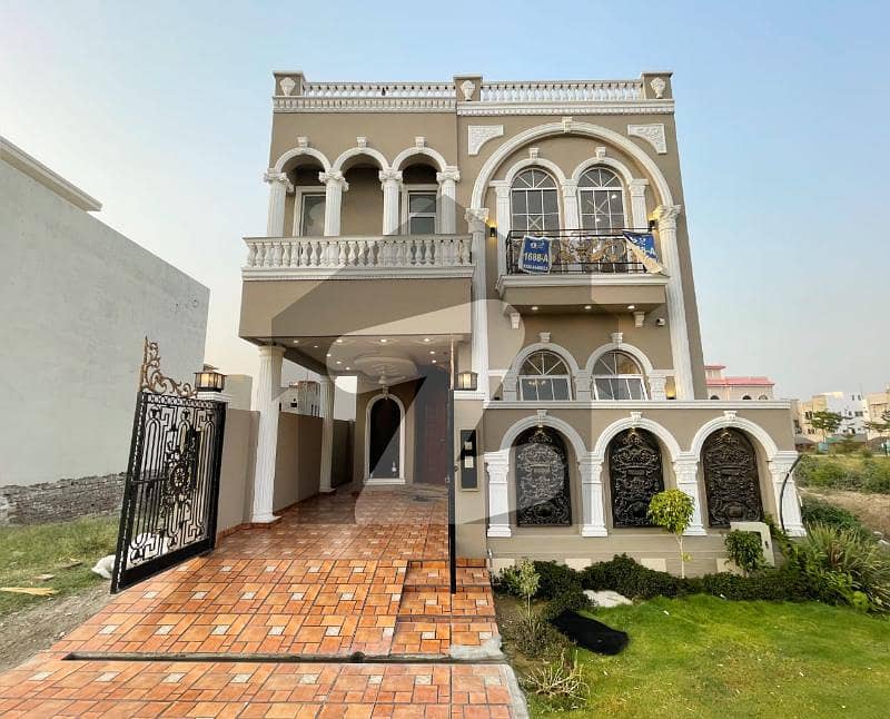 ڈی ایچ اے 9 ٹاؤن ڈیفنس (ڈی ایچ اے),لاہور میں 3 کمروں کا 5 مرلہ مکان 53.0 ہزار میں کرایہ پر دستیاب ہے۔