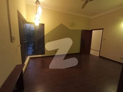 1 KANAL LOWER PORTION FOR RENT IN DHA PHASE 3 NEAR MASJID PARK MARKET