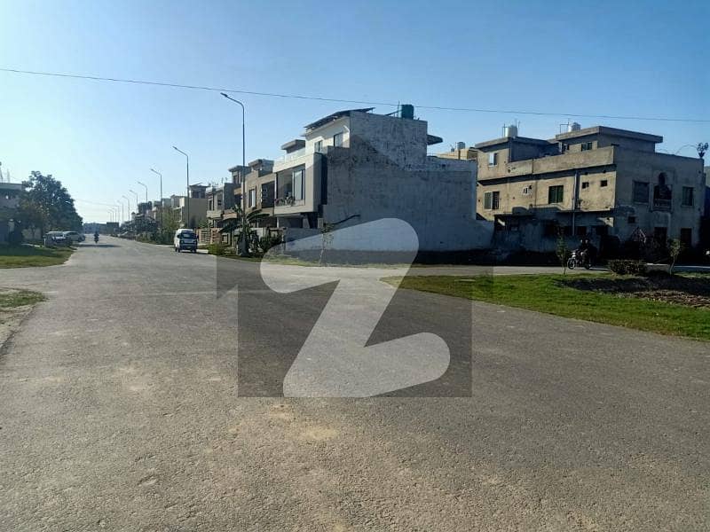 10 Marla Full Possession Top Location Paid Plot For Sale in Diamond Block Park View City Lahore