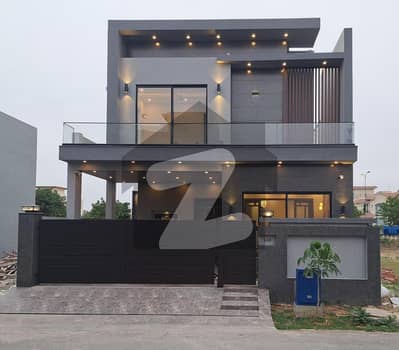 5 MARLA LUXURIOUS MODERATE HOUSE AVAILABLE FOR SALE MAIN ROAD 100 FOUT