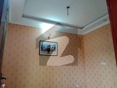 الحفیظ گارڈن - فیز 2 الحفیظ گارڈن,جی ٹی روڈ,لاہور میں 4 کمروں کا 5 مرلہ مکان 1.75 کروڑ میں برائے فروخت۔