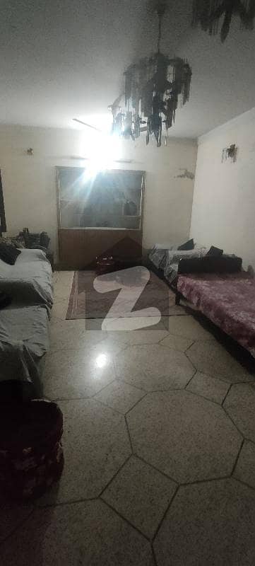 گڑھی شاہو لاہور میں 6 کمروں کا 8 مرلہ مکان 2.75 کروڑ میں برائے فروخت۔