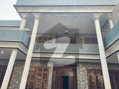 حیات آباد فیز 1 حیات آباد,پشاور میں 7 کمروں کا 1 کنال مکان 6.1 کروڑ میں برائے فروخت۔