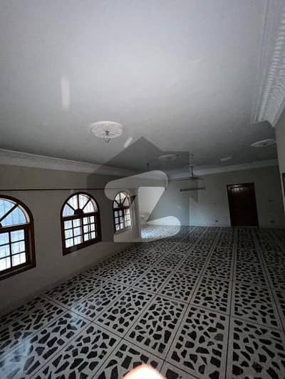 شرف آباد گلشنِ اقبال ٹاؤن,کراچی میں 11 کمروں کا 2 کنال مکان 8.0 لاکھ میں کرایہ پر دستیاب ہے۔