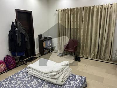 علامہ اقبال ٹاؤن لاہور میں 1 مرلہ کمرہ 20.0 ہزار میں کرایہ پر دستیاب ہے۔