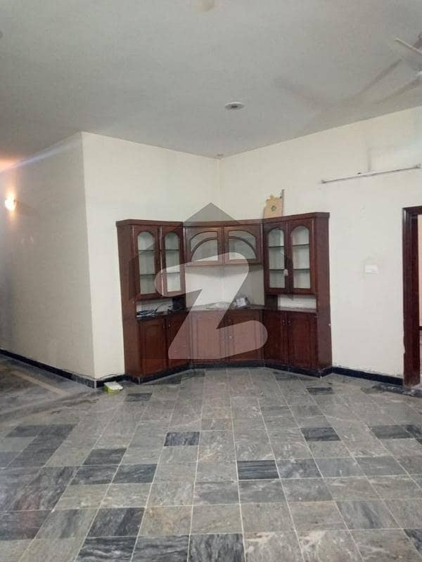 1 Kanal Ground Floor Available For Rent