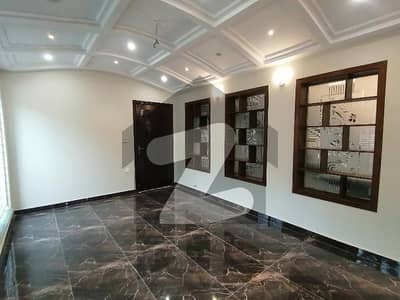 Double Storey 20 Marla House Available In Shalimar Colony For rent