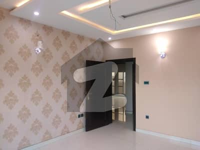 1 Kanal House Is Available For rent