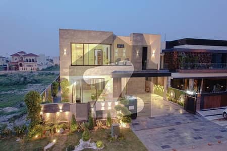 ڈی ایچ اے فیز 7 ڈیفنس (ڈی ایچ اے),لاہور میں 5 کمروں کا 10 مرلہ مکان 5.25 کروڑ میں برائے فروخت۔