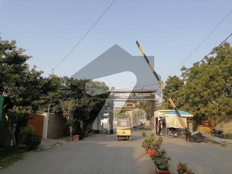 400 Square Yards Residential Plot Ideally Situated In Government Teacher Housing Society - Sector 16-A