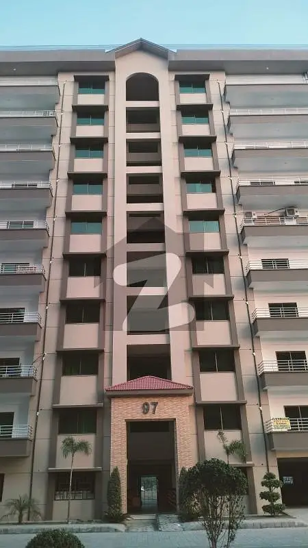 10 Marla 3 Bedrooms Flat For Rent In Askari 11 Lahore.