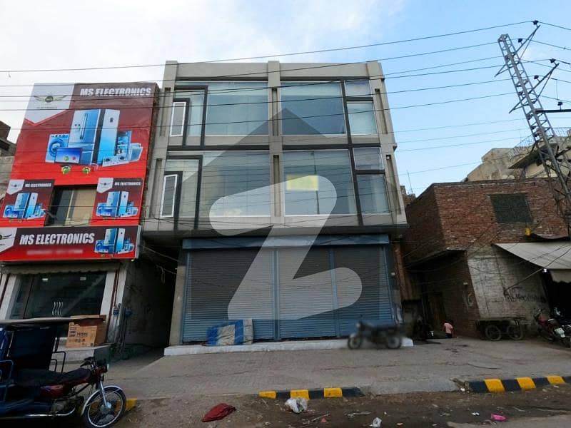 آزادی چوک لاہور میں 3 مرلہ عمارت 2.8 لاکھ میں کرایہ پر دستیاب ہے۔