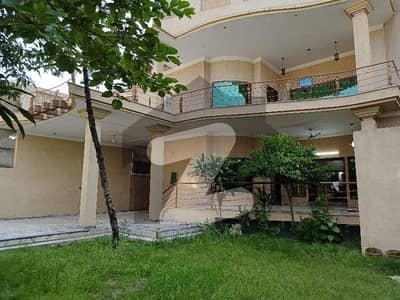 Hayatabad Phase 2 - G3 1 Kanal Corner House Available For Sale