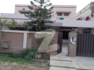 5 Beds 1 Kanal Good Location House for Sale in Ex Air Avenue DHA Phase 8 Lahore