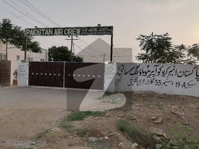 پاکستان ایئر کریو کو-آپریٹو ہاؤسنگ سوسائٹی سکیم 33,کراچی میں 4 کمروں کا 1 کنال مکان 4.5 کروڑ میں برائے فروخت۔