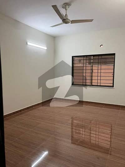 10 MARLA FULL HOUSE AVAILABLE FOR RENT IN ASKARI 11