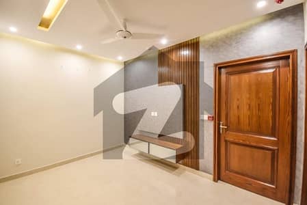 ڈی ایچ اے 9 ٹاؤن ڈیفنس (ڈی ایچ اے),لاہور میں 3 کمروں کا 5 مرلہ مکان 90.0 ہزار میں کرایہ پر دستیاب ہے۔