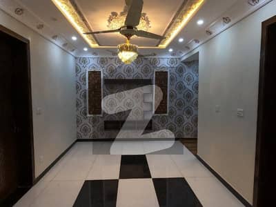 سینٹرل پارک ہاؤسنگ سکیم لاہور میں 3 کمروں کا 5 مرلہ مکان 1.7 کروڑ میں برائے فروخت۔