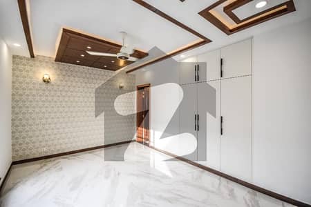 1 Kanal Modern Design Upper Portion Available For Rent in DHA