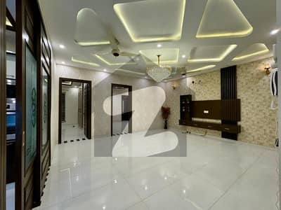 بحریہ ٹاؤن سیکٹرڈی بحریہ ٹاؤن,لاہور میں 3 کمروں کا 10 مرلہ بالائی پورشن 50.0 ہزار میں کرایہ پر دستیاب ہے۔