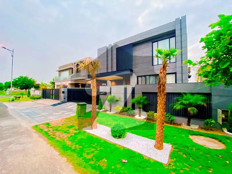 KANAL EYE CATCHING SUPERB LUXURY BUNGALOW FOR SALE