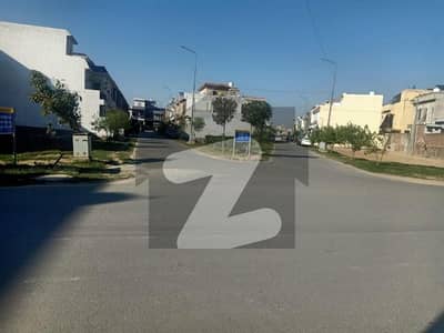 10 Marla Ideal Location Plot For Sale in Tulip Ext Block Park View City Lahore