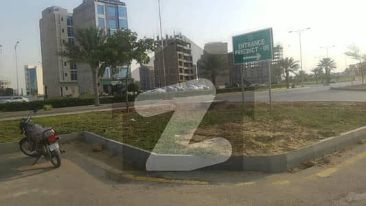 272sq yd plot in Precicnt-6 FOR SALE. Most developing precicnt of BTK near Bahria Heights