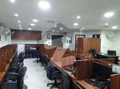 مین بلیوارڈ گلبرگ گلبرگ,لاہور میں 1 کمرے کا 4 مرلہ دفتر 95.0 ہزار میں کرایہ پر دستیاب ہے۔