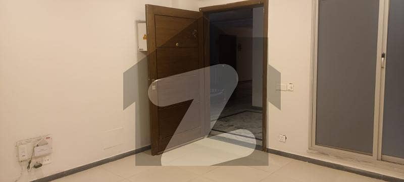 مارگلہ ویو ہاؤسنگ سوسائٹی ڈی ۔ 17,اسلام آباد میں 3 کمروں کا 7 مرلہ فلیٹ 60.0 ہزار میں کرایہ پر دستیاب ہے۔