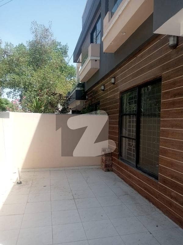 10 MARLA USED HOUSE FOR SALE LDA APPROVED AREA TAKBEER BLOCK BAHRIA TOWN LAHORE