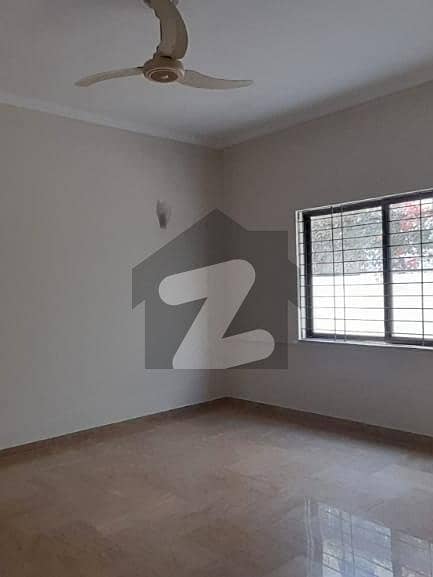 1 Kanal Full House Available For Rent In DHA Phase 6 Lahore