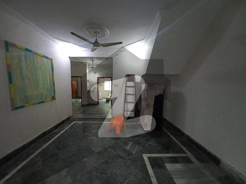 علامہ اقبال ٹاؤن ۔ پاک بلاک علامہ اقبال ٹاؤن,لاہور میں 2 کمروں کا 10 مرلہ بالائی پورشن 60.0 ہزار میں کرایہ پر دستیاب ہے۔