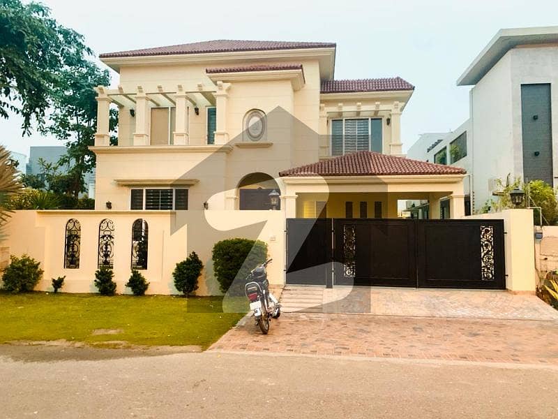DEFENCE ONE KANAL BEAUTIFUL HOUSE WITH BASEMENT AT PRIME LOCATION FOR RENT IN DHA LAHORE