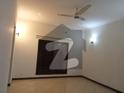 ڈی ایچ اے فیز 6 ڈیفنس (ڈی ایچ اے),لاہور میں 6 کمروں کا 1 کنال مکان 2.15 لاکھ میں کرایہ پر دستیاب ہے۔