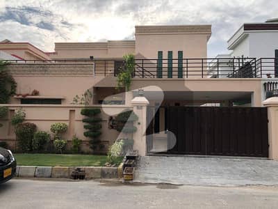 فالکن کمپلیکس نیوملیر ملیر,کراچی میں 5 کمروں کا 14 مرلہ مکان 8.05 کروڑ میں برائے فروخت۔