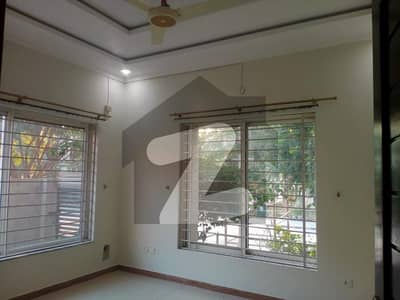 E-11/4 Out Class Location Upper Portion For Rent
