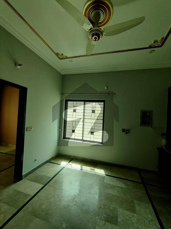 ایڈن بولیوارڈ ہاؤسنگ سکیم کالج روڈ,لاہور میں 3 کمروں کا 3 مرلہ مکان 1.3 کروڑ میں برائے فروخت۔