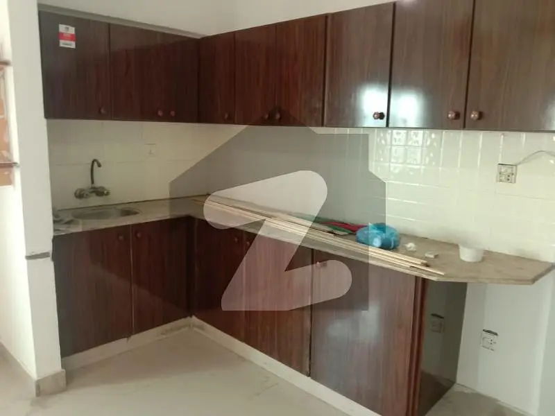 Flat For Rent 3 bedrooms