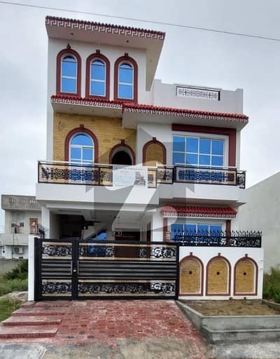 آئی ۔ 14 اسلام آباد میں 5 کمروں کا 7 مرلہ مکان 3.1 کروڑ میں برائے فروخت۔