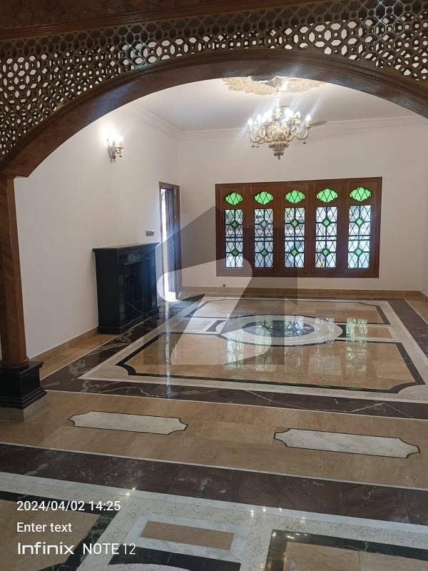 ایف ۔ 10 اسلام آباد میں 7 کمروں کا 1 کنال مکان 6.0 لاکھ میں کرایہ پر دستیاب ہے۔