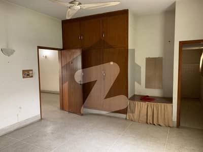 ڈی ایچ اے فیز 2 ڈی ایچ اے ڈیفینس,کراچی میں 5 کمروں کا 2 کنال مکان 12.25 کروڑ میں برائے فروخت۔