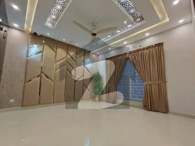 بحریہ ٹاؤن جاسمین بلاک بحریہ ٹاؤن سیکٹر سی,بحریہ ٹاؤن,لاہور میں 5 کمروں کا 10 مرلہ مکان 1.05 لاکھ میں کرایہ پر دستیاب ہے۔
