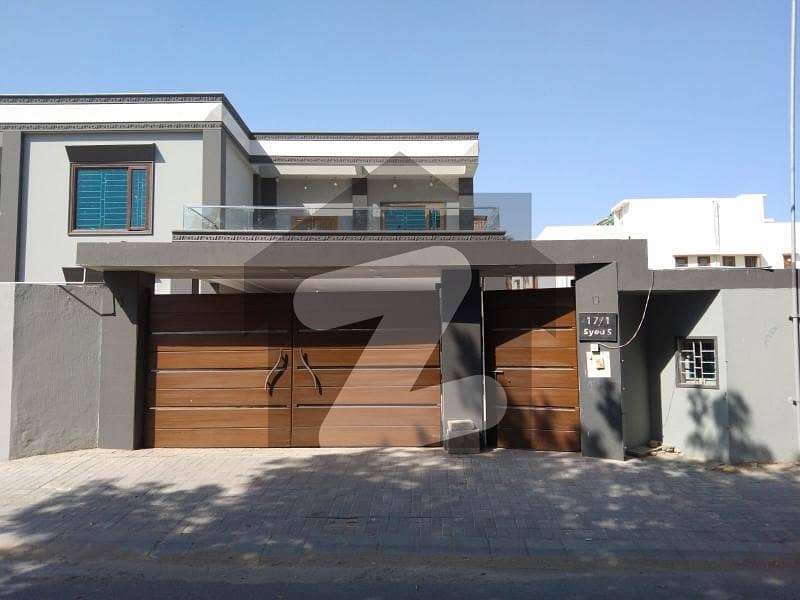 A House Of 1400 Square Yards In Rs. 365000000/-