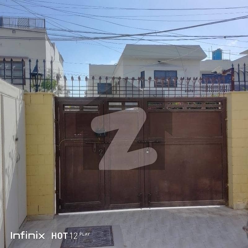 ڈی ایچ اے فیز 7 ڈی ایچ اے ڈیفینس,کراچی میں 4 کمروں کا 12 مرلہ مکان 2.4 لاکھ میں کرایہ پر دستیاب ہے۔
