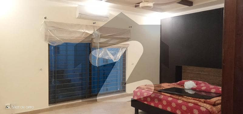 ڈی ایچ اے فیز 5 ڈیفنس (ڈی ایچ اے),لاہور میں 2 کمروں کا 1 کنال بالائی پورشن 65.0 ہزار میں کرایہ پر دستیاب ہے۔