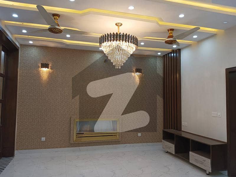 بحریہ ٹاؤن سیکٹر سی بحریہ ٹاؤن,لاہور میں 3 کمروں کا 10 مرلہ بالائی پورشن 45.0 ہزار میں کرایہ پر دستیاب ہے۔